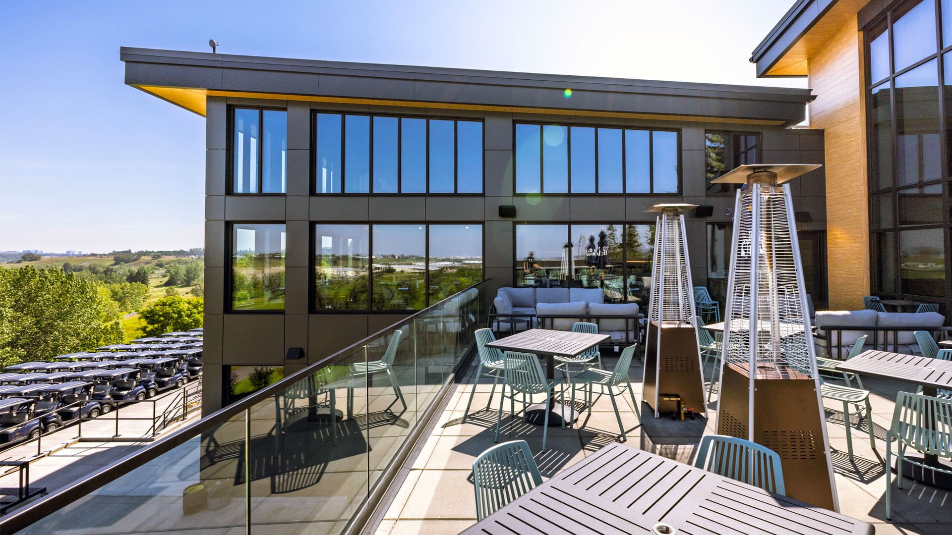 The-Winston-Golf-Club-Clubhouse-Calgary-Graham-2